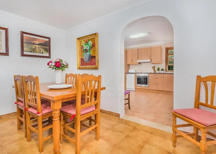 Sontuiri Den Jaume 펜션